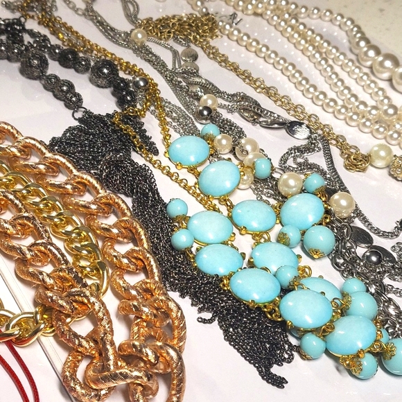 NT541 Wearable Vintage Necklaces Grab Bag or Craft Lot - Picture 11 of 12